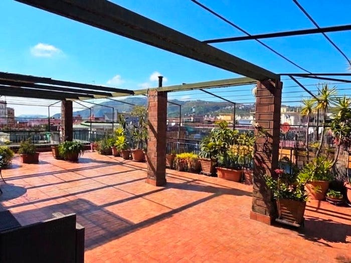 Appartamento con 6 locali in vendita in Via Alessandro Longo, Vomero, Napoli