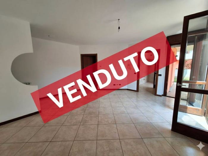 Appartamento trilocale in vendita in Via Romagna, Centro, Bernareggio