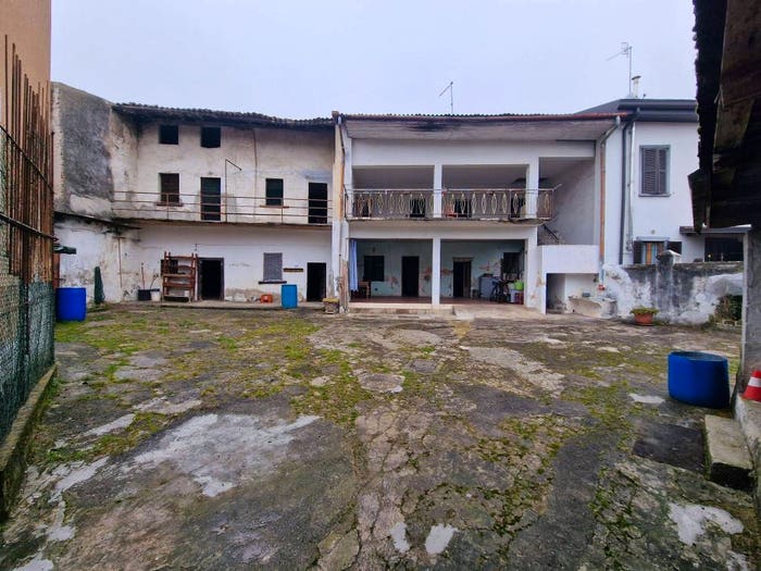 Casa con 6 locali in vendita in Via Papa Giovanni XXIII, Albano Sant'Alessandro