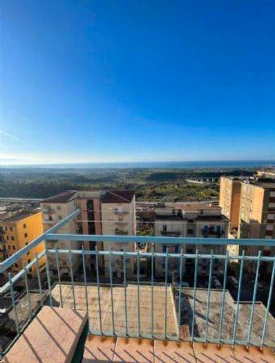 Appartamento con 5 locali in vendita in Via Imera V della Vittoria Via Dante A, Agrigento