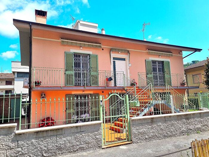 Casa con 6 locali in vendita in Ponte Di Serravalle, Serravalle Pistoiese