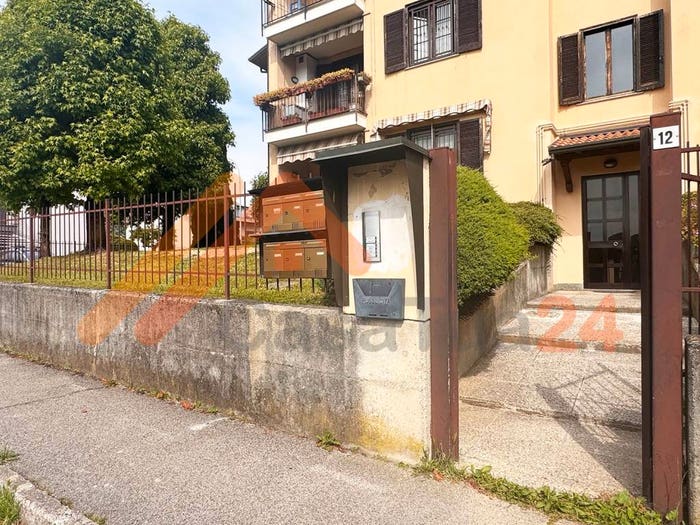 Appartamento bilocale in vendita in Via Mafalda di Savoia, Semicentro, Cantù