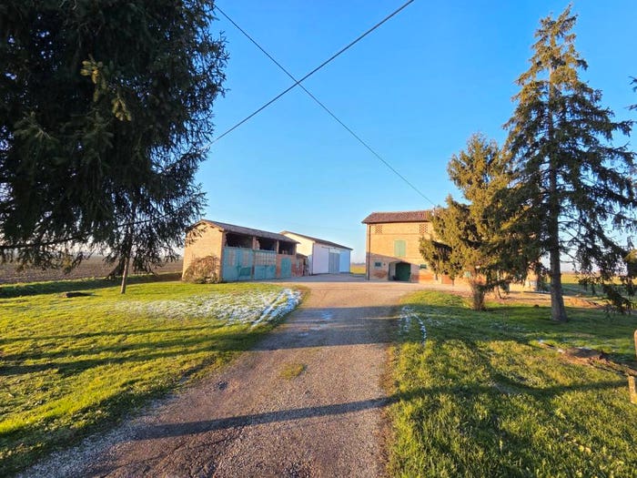 Casa con 6 locali in vendita in Via V Malagoli, Ravarino