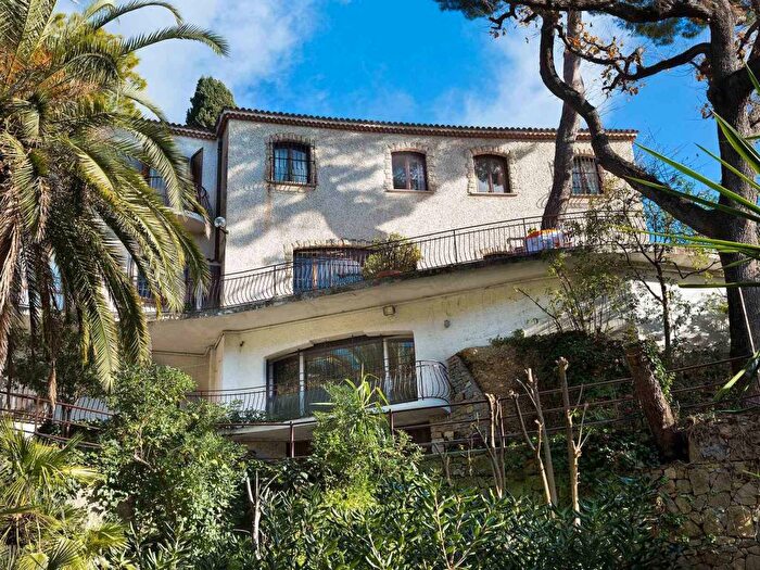 Casa con 6 locali in vendita in Via Romana, Centro, Bordighera