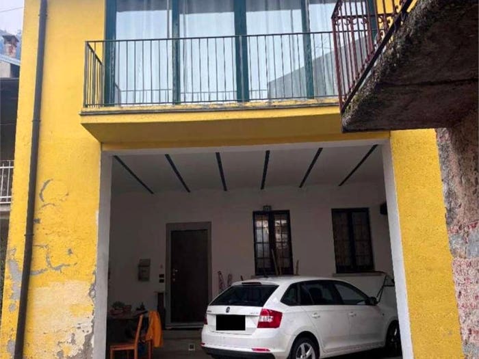 Appartamento con 6 locali in vendita in Via Monte Pasubio, Sangiano