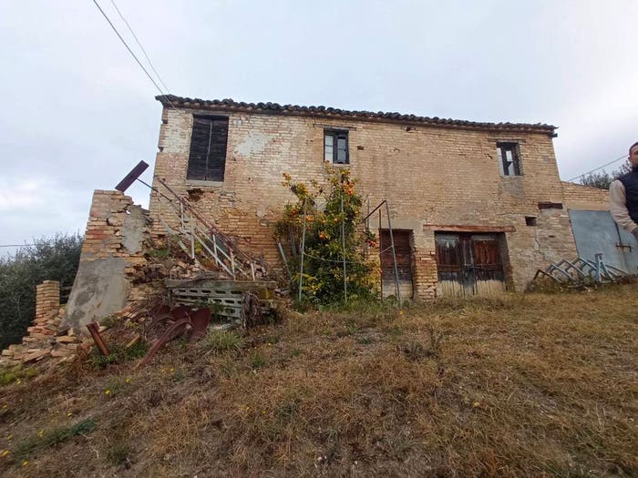 Casa con 6 locali in vendita in Contrada Valle Apparignano, Acquaviva Picena
