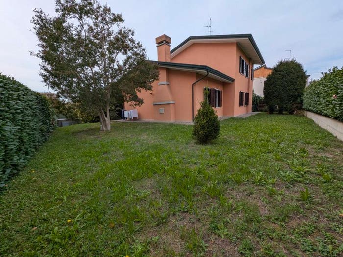 Casa quadrilocale in vendita in via calandrine, Centro, Martellago