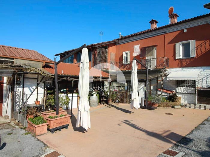 Casa con 6 locali in vendita in Via Capris, Cigliè