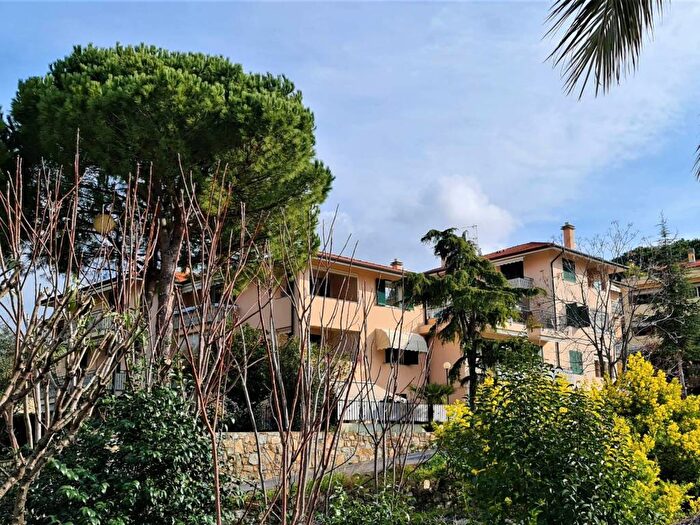Appartamento bilocale in vendita in Via Lavoro, Due Strade, Bordighera