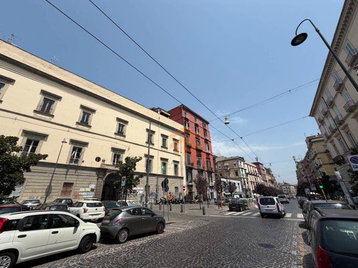 Appartamento quadrilocale in vendita in Largo dei Santi Apostoli, Tribunali, Napoli