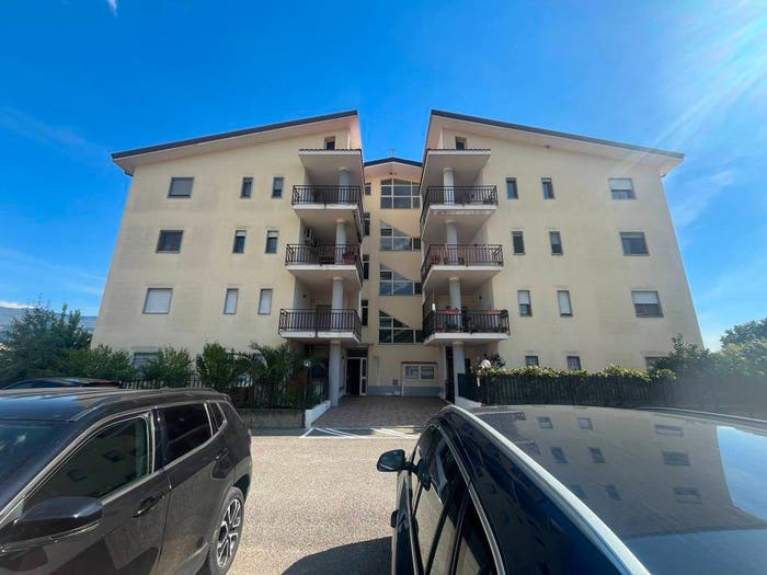 Appartamento trilocale in vendita in Via Gioacchino da Fiore, Montalto Uffugo