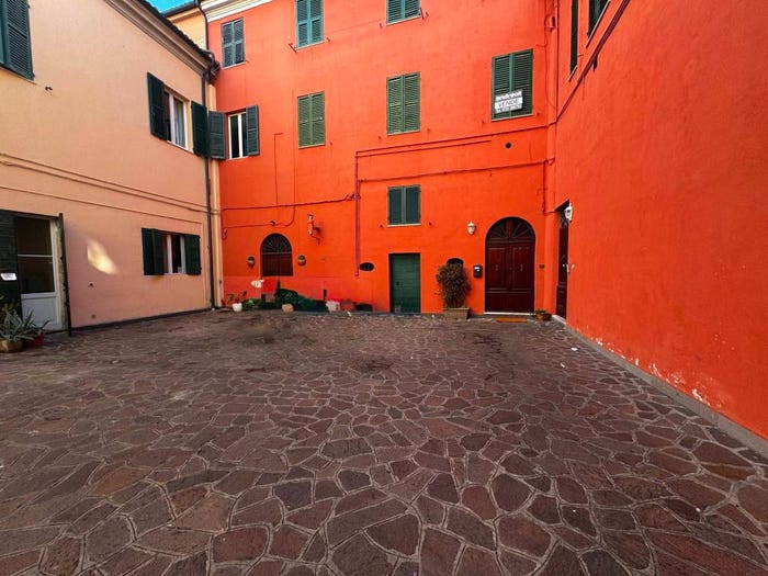 Appartamento con 6 locali in vendita in Piazza Guglielmo Oberdan, Centro Storico, Jesi