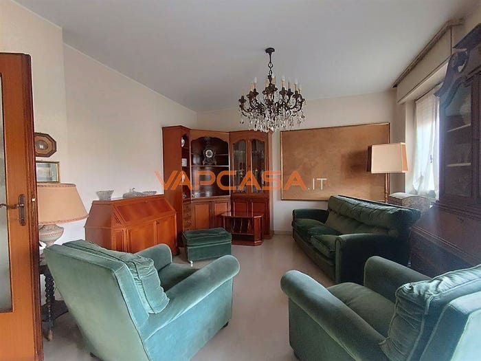 Appartamento con 6 locali in vendita in Via Papa Giovanni, Cavernago