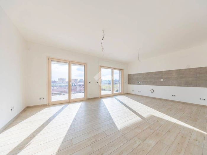 Appartamento quadrilocale in vendita in Via casal bianco, Collefiorito, Guidonia Montecelio