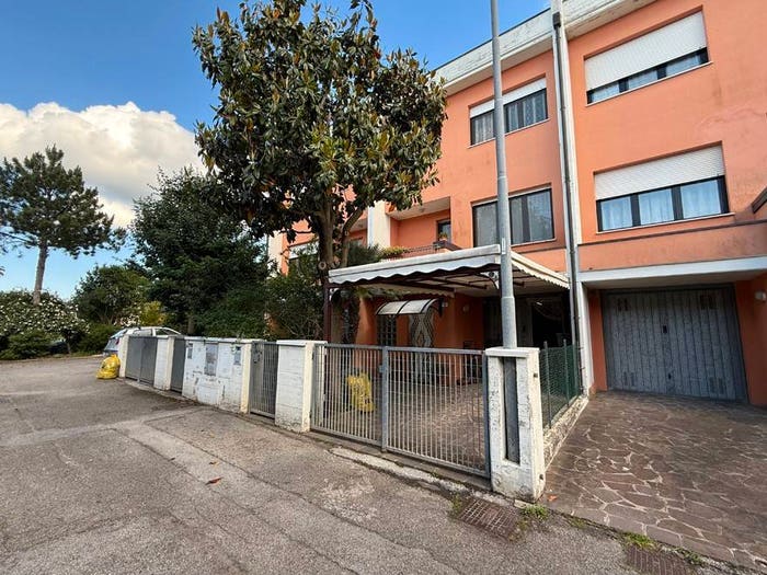 Casa con 6 locali in vendita in Via Vittime Civili, Centro, Morciano di Romagna