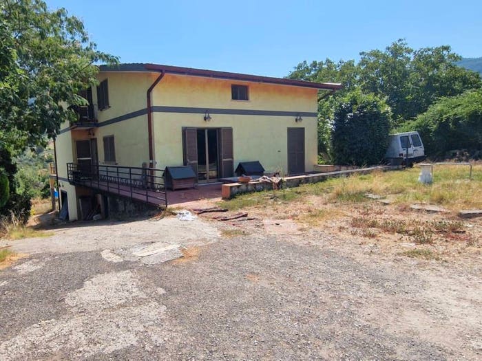 Casa con 6 locali in vendita in via santa maria delle grazie, Montorio Romano
