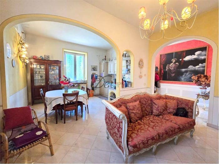 Casa con 6 locali in vendita in Via Lombarda, Lammari Lunata, Capannori