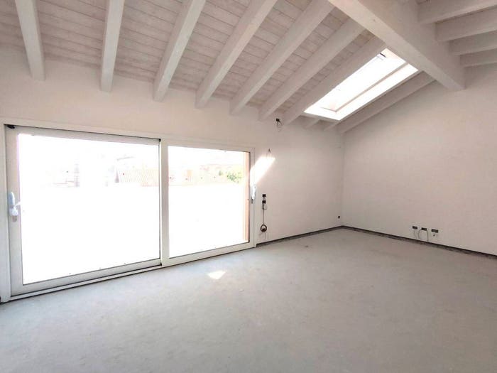 Casa quadrilocale in vendita in Via Giacomo Matteotti, Cabiate