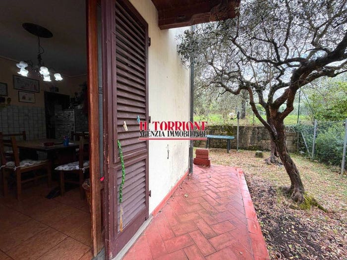 Casa con 5 locali in vendita in Viale Giuseppe Garibaldi, Centro, Pescia