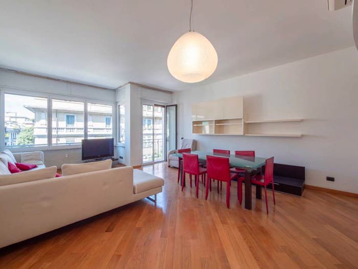 Appartamento trilocale in vendita in Via Eugenio Carpi, Casoretto, Milano