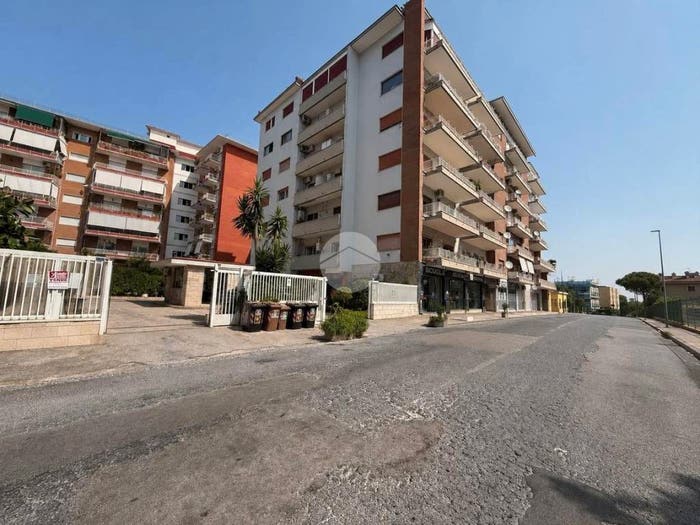 Appartamento con 6 locali in vendita in Via Alessandro Manzoni, Posillipo, Napoli