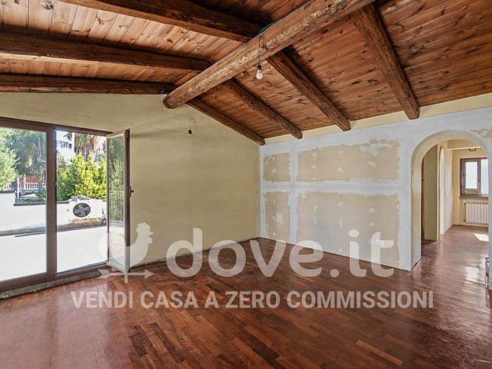 Casa con 6 locali in vendita in Via Policastro, Picanello, Catania
