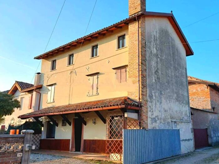 Casa quadrilocale in vendita in Via Giovanni Lucca, Rivignano, Rivignano Teor