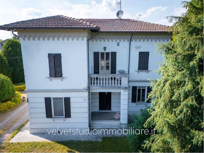 Casa con 6 locali in vendita in VIA VOLTURNO, Centro, Cavezzo