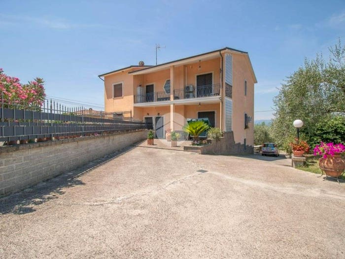 Casa con 5 locali in vendita in Vocabolo Verzieri, Magliano Sabina