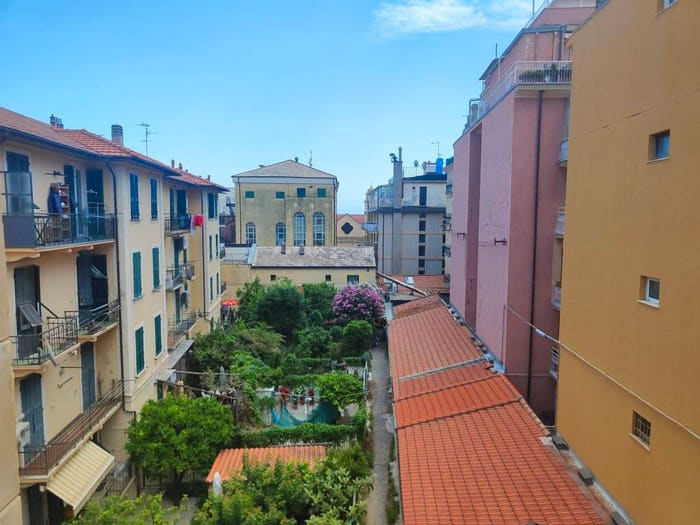 Appartamento trilocale in vendita in Piazza Tommaso e Elena Paccini, Centro, Alassio