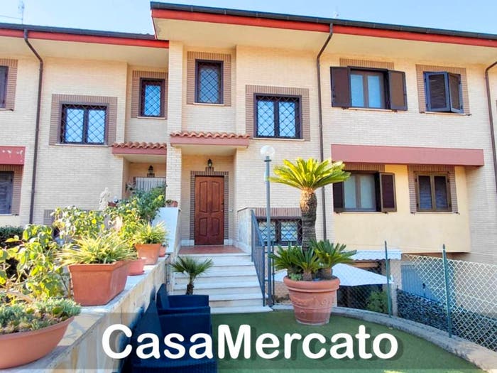Casa con 5 locali in vendita in Via Rocca Priora, Centro, Rocca di Papa