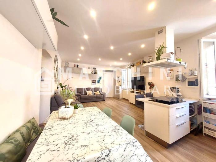 Appartamento con 5 locali in vendita in Via Guinigi, Piazza Anfiteatro Torre Guinigi, Lucca