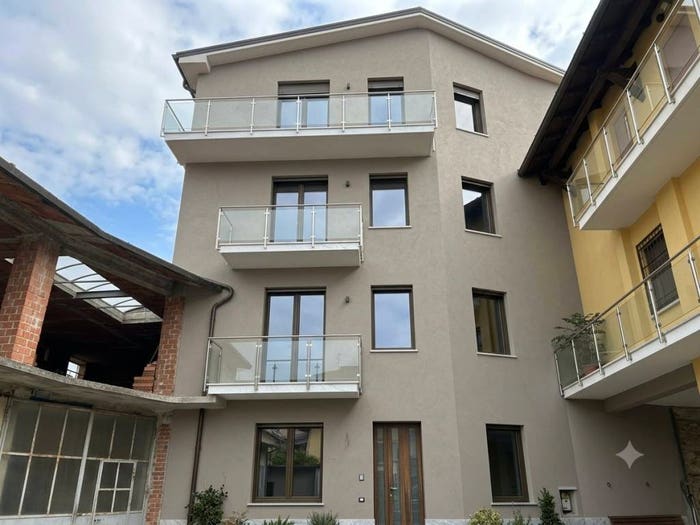 Casa con 6 locali in vendita in Via Parravicini, Centro, Novedrate
