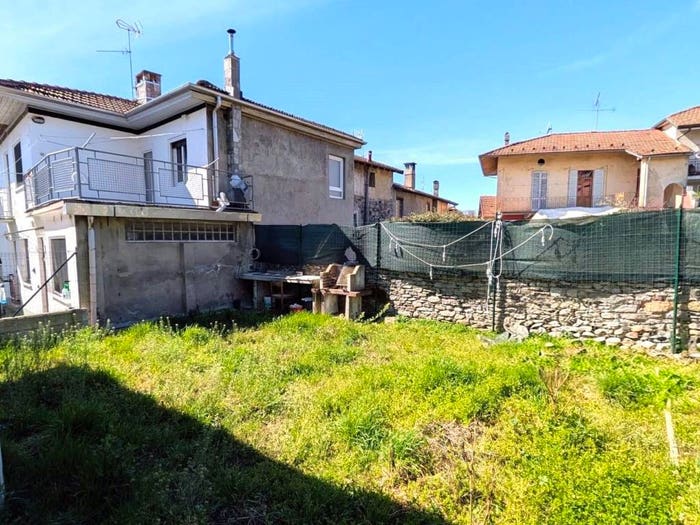Casa con 6 locali in vendita in Vicolo M Pusteria, Centro, Invorio