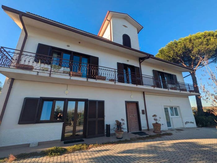 Casa con 6 locali in vendita in Via Santa Maria, Pietrelcina