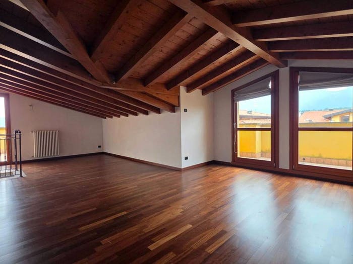 Casa quadrilocale in vendita in Via Colombera, Centro, Trescore Balneario
