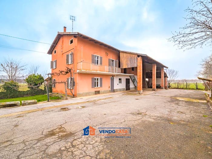 Casa trilocale in vendita in Via Castelletto, Caraglio