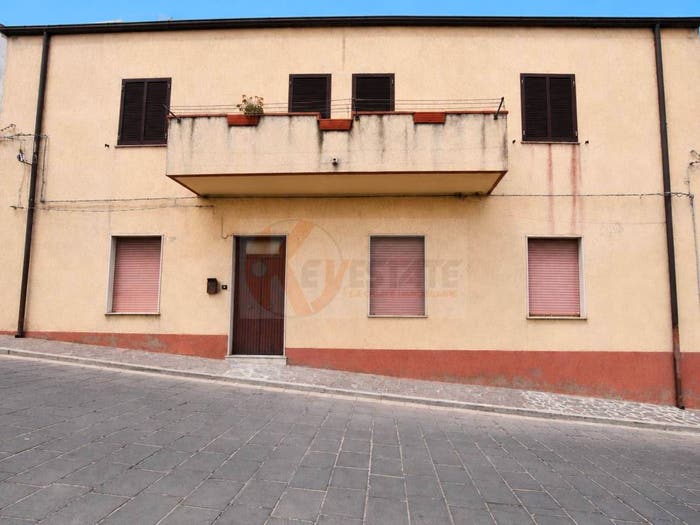 Appartamento quadrilocale in vendita in Via San Giovanni, Chiaramonti