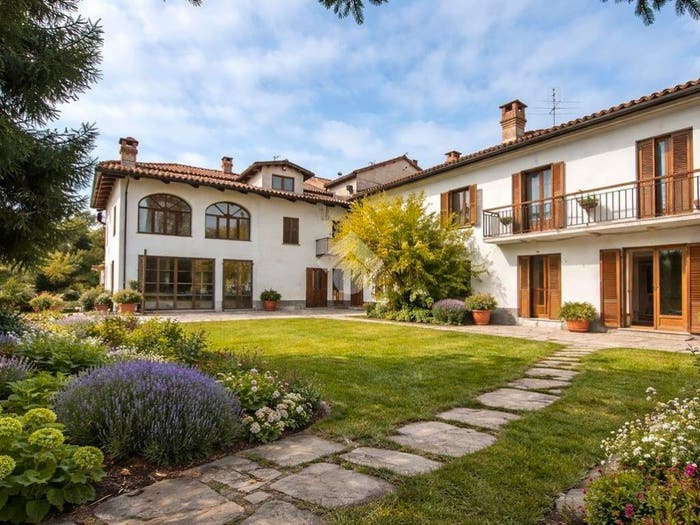 Casa con 6 locali in vendita in Via Collina Forni, Forni, Montaldo Scarampi