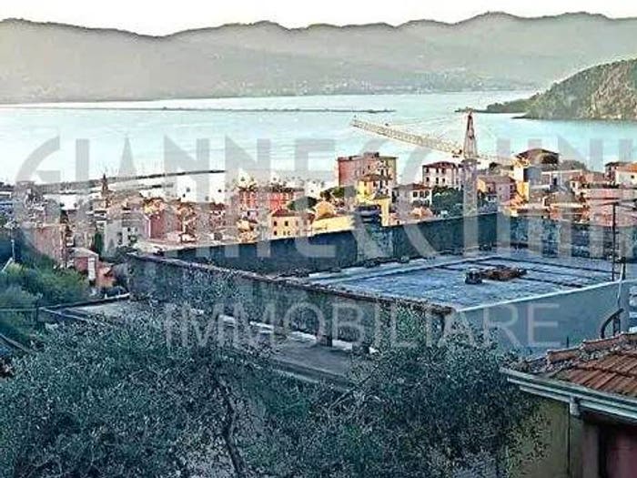 Appartamento quadrilocale in vendita in Via Carbognano Traversa, Lerici Paese, Lerici