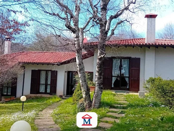 Casa quadrilocale in vendita in Via Alessandro Manzoni, Centro, Almenno San Salvatore