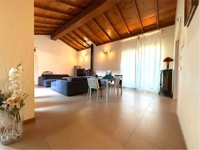 Casa con 6 locali in vendita in Via Chiletti, Gargallo, Carpi
