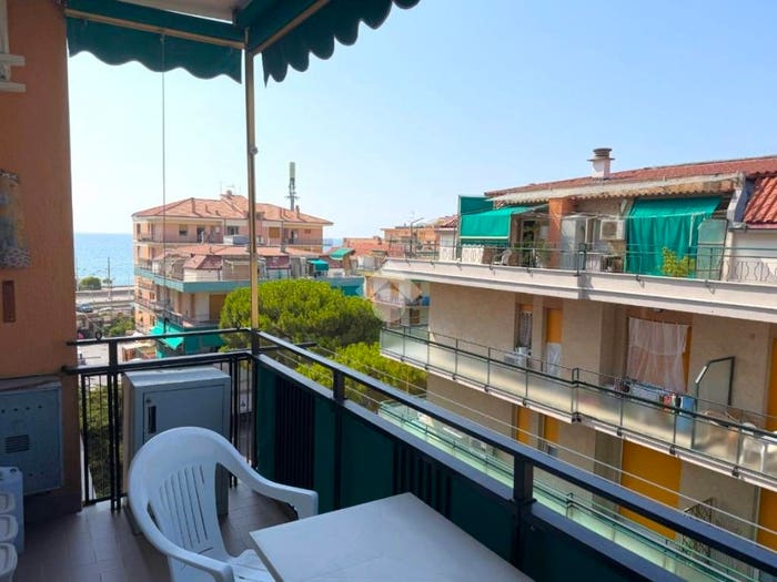 Appartamento bilocale in vendita in Via Aurelia, Centro, Loano