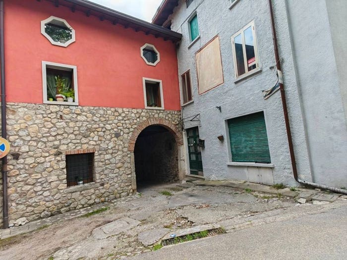 Appartamento quadrilocale in vendita in Via Roma, Centro, Cogollo del Cengio