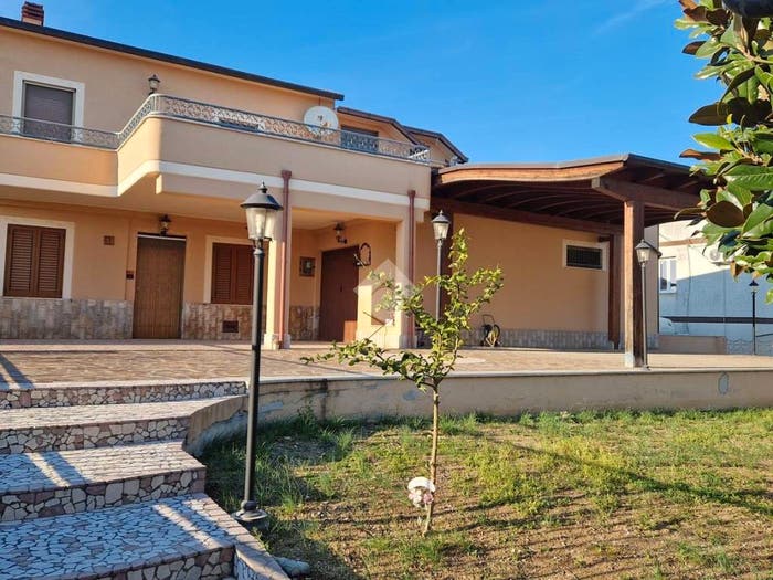 Casa quadrilocale in vendita in Via Don Luigi Sturzo, Morro d'Oro