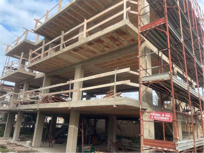 Casa con 6 locali in vendita in Mondragone