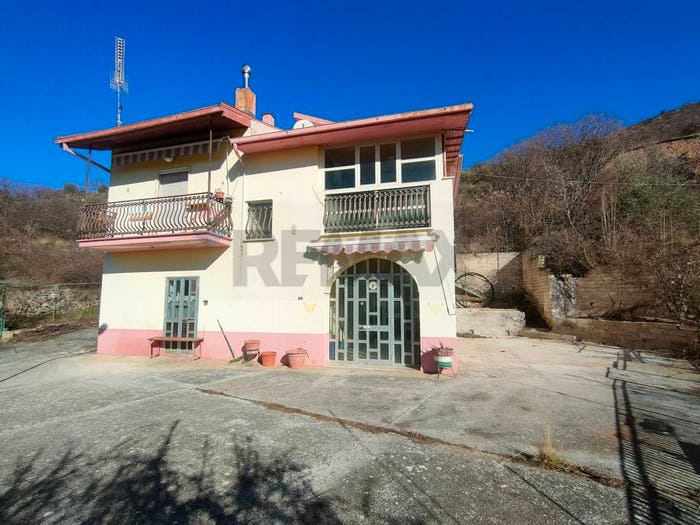 Casa con 6 locali in vendita in Via Lucantonio Sidoni, Centro, Ofena