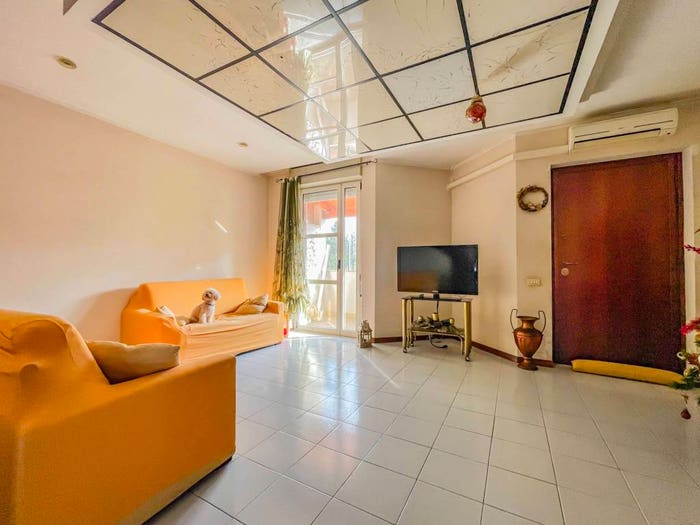 Casa con 6 locali in vendita in Via Berlino, Inghilterra Zona, Aprilia
