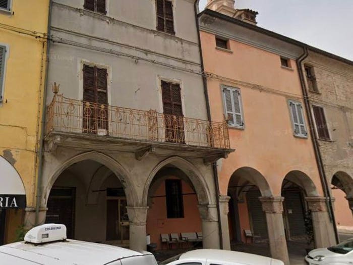Casa con 6 locali in vendita in Via Cavour, Centro, Cortemaggiore