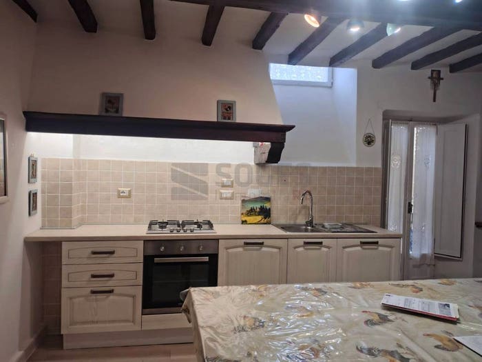 Appartamento con 6 locali in vendita in Centro, Londa